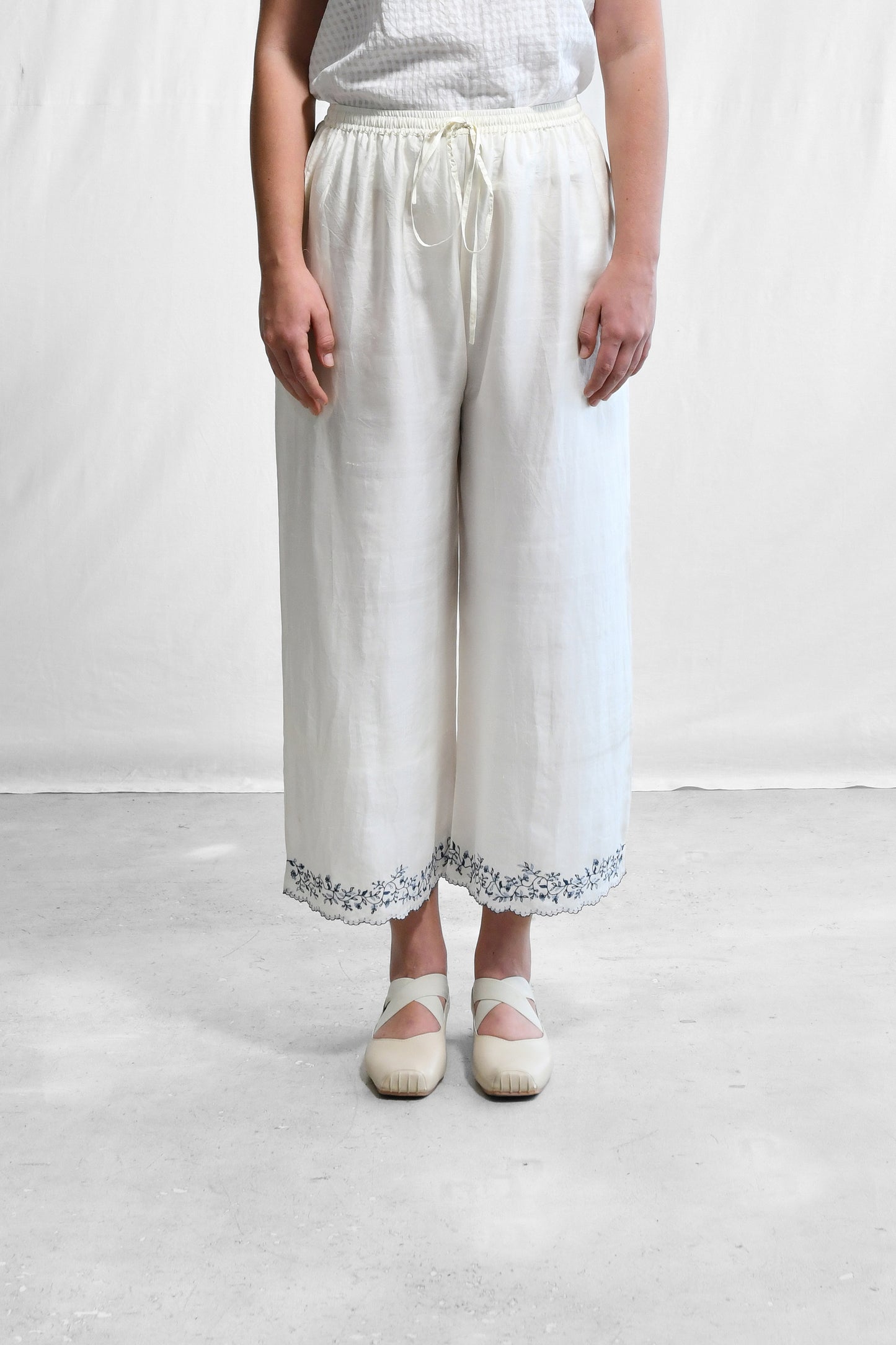 STRAIGHT PAJAMA_221/WH_SCALLOPED.A.EM/MING