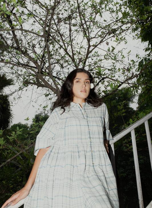 JENIFER_653  [92s wh lungi]